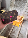 P.M LV ROSE