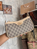 GUCCI BEIGE AVEC LA HOUSSE