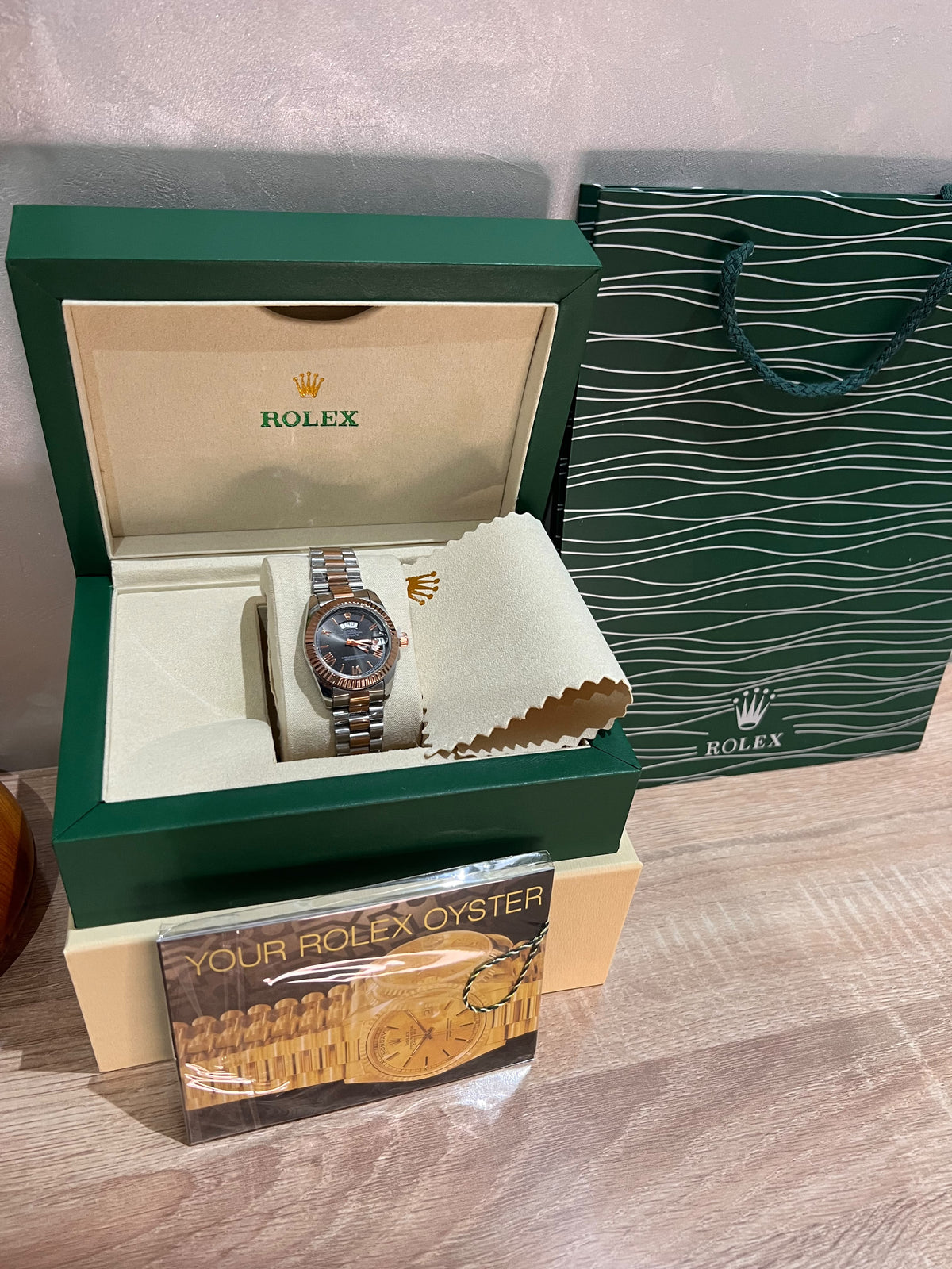 ROLEX TAB NOIR AVEC PACKA COMPLET