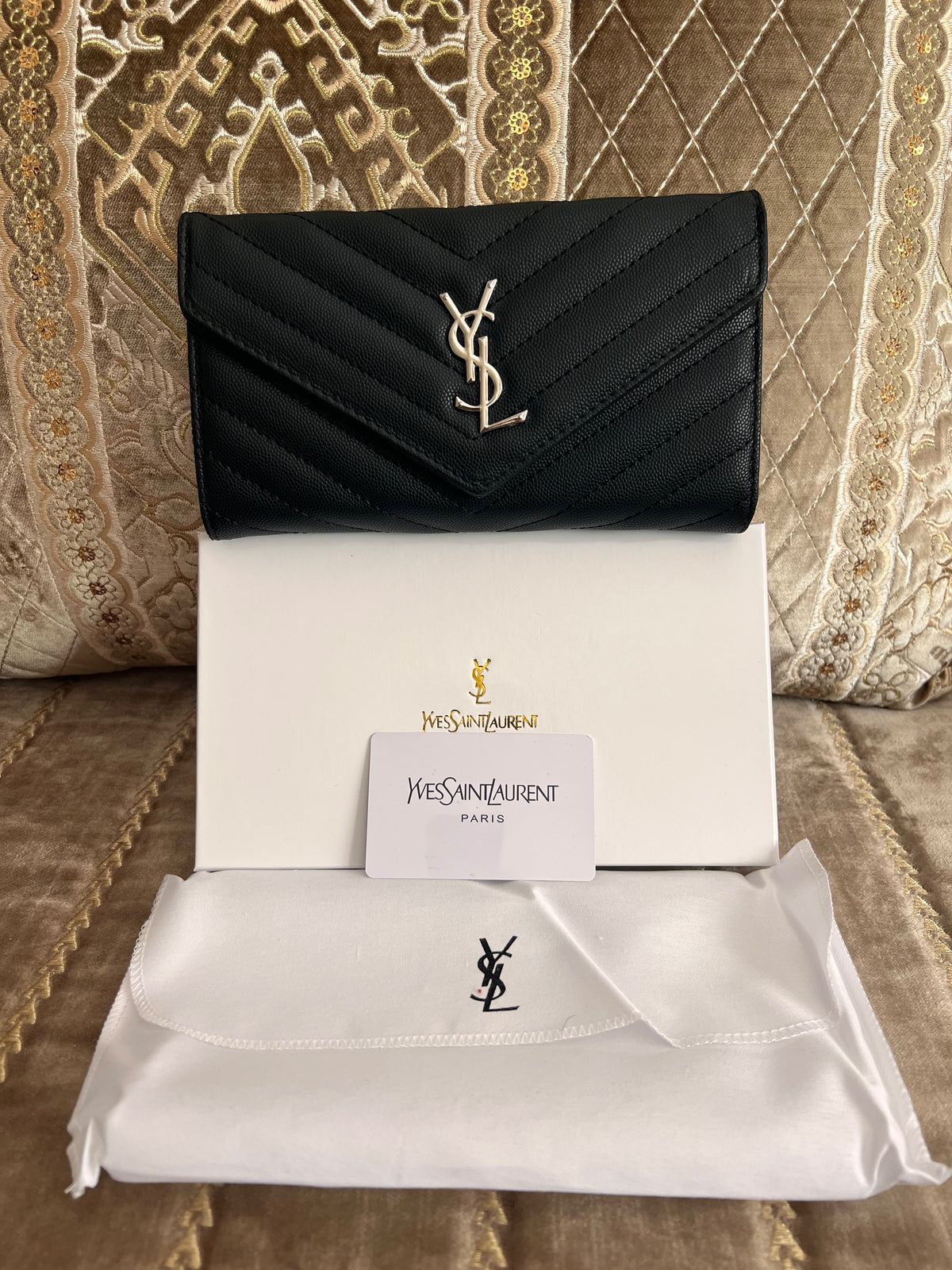SAC POCHETTE NOIR YSL