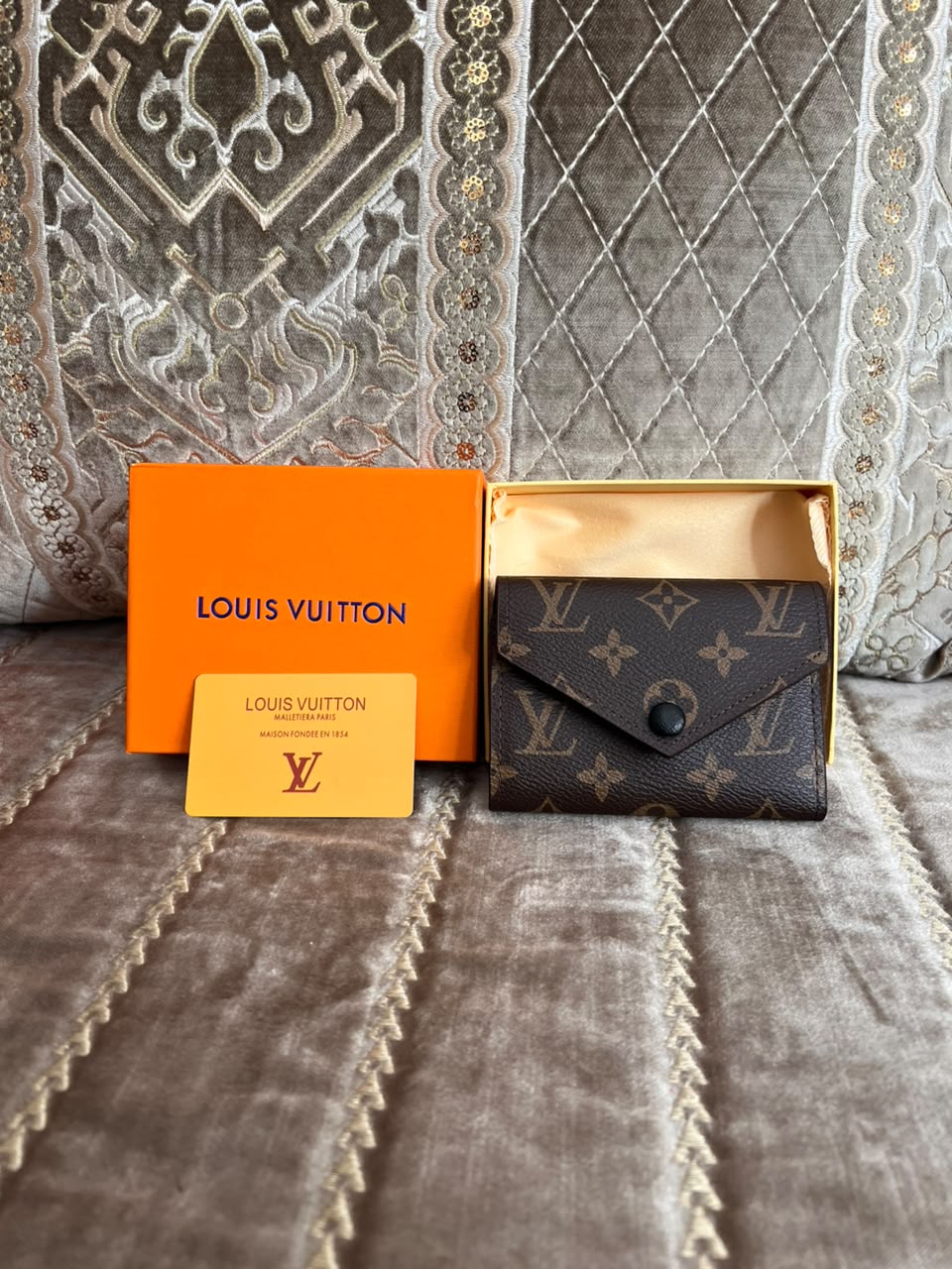 PM LV NOIRE