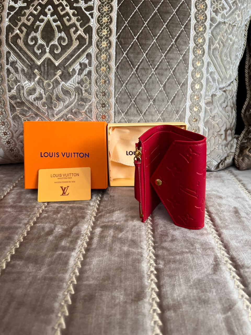 PM LV ROUGE