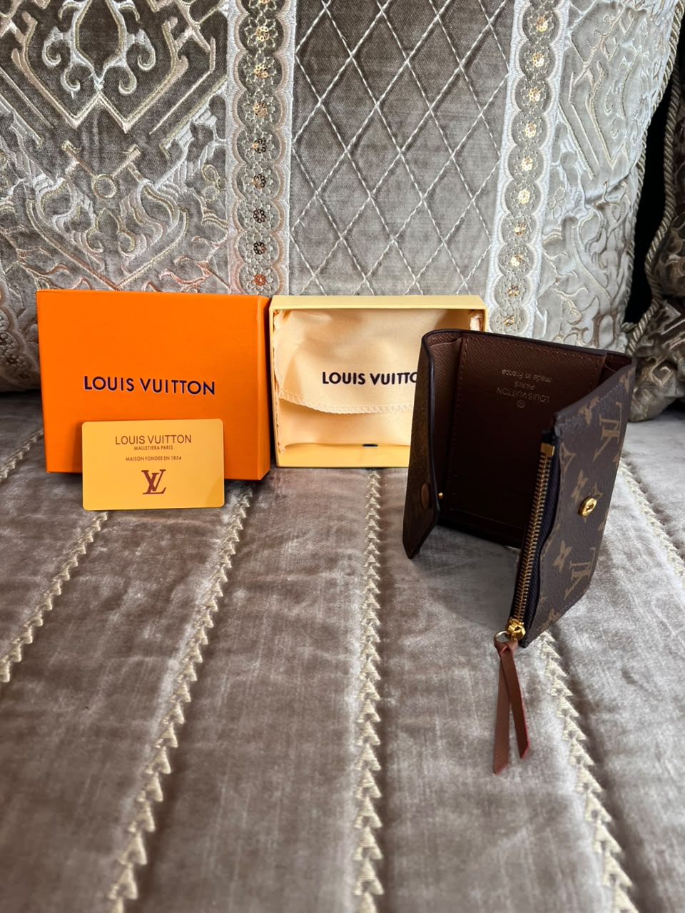 PM LV MARRON